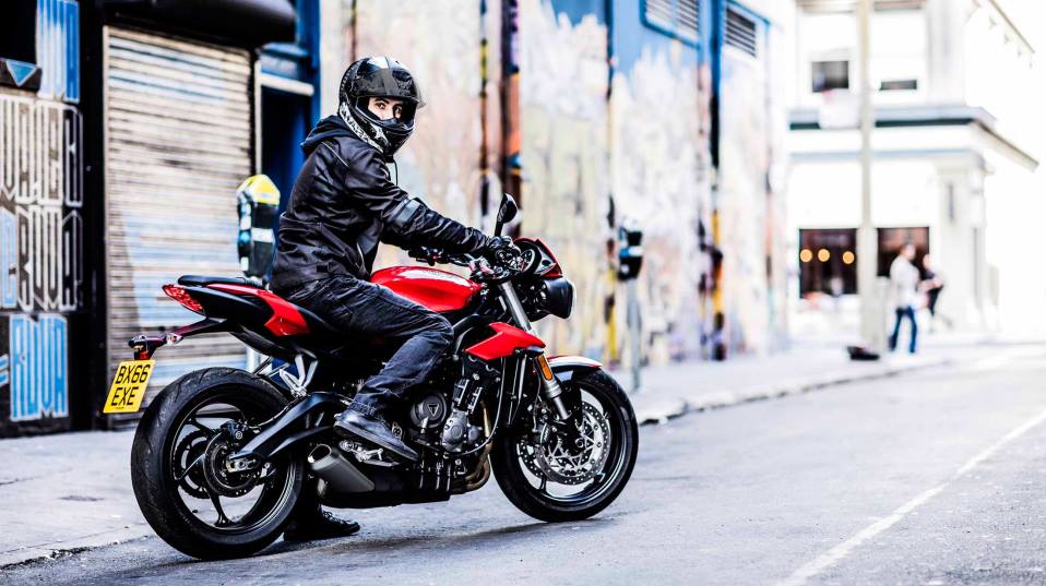 STREET TRIPLE S A2 A 7.995 €
