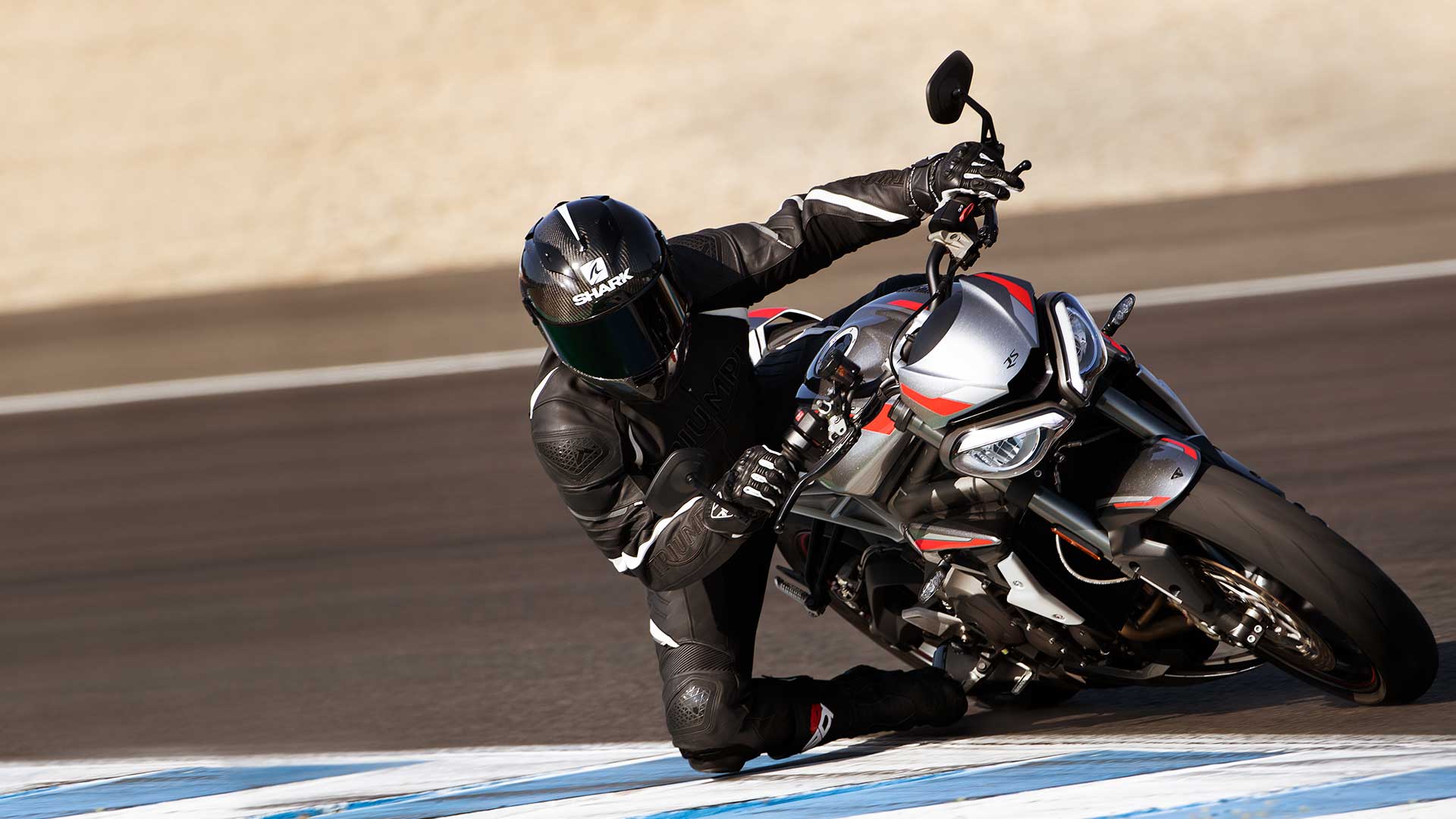 NUEVA STREET TRIPLE RS